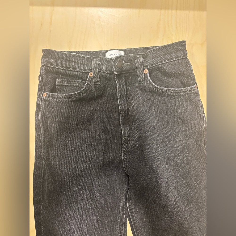 OAK + FORT High Rise Straight Leg Jeans – Black Washed Denim – Size 25 - Picture 4 of 8